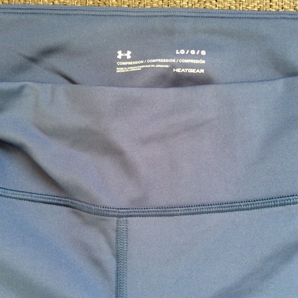 ladies under armour heatgear compression capris - Picture 5 of 9